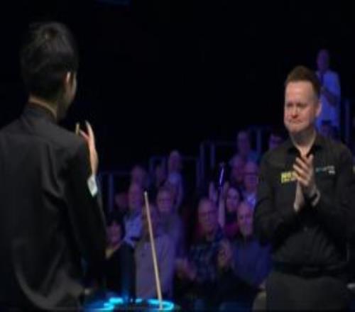 歷史性表現(xiàn)！常冰玉4桿破百橫掃墨菲對(duì)手全場僅得1分+長時(shí)間鼓掌