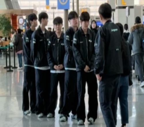 出發香港!網友在仁川機場偶遇DK隊員