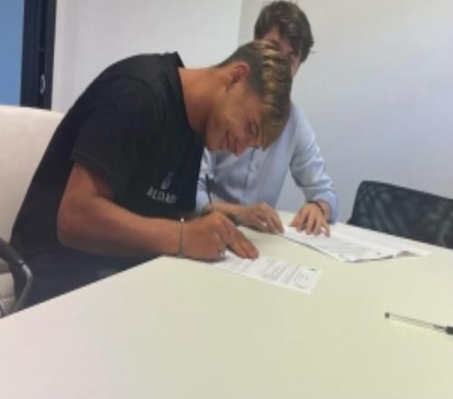 斯基拉：尤文計劃與15歲邊鋒皮皮托簽職業(yè)合同，他已參加U17比賽