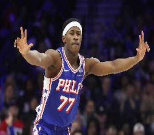 未來(lái)可期！埃奇庫(kù)姆賽季場(chǎng)均15+576人隊(duì)史自本西后新秀首人