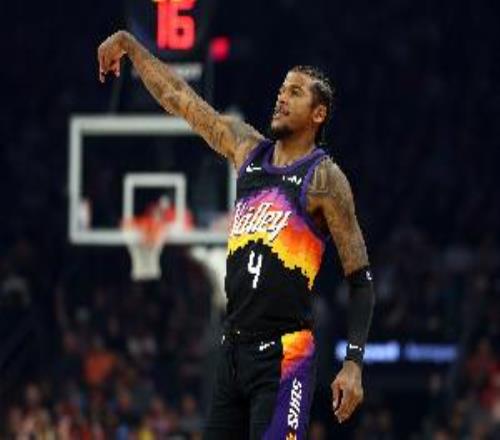 依舊沒(méi)手感！杰倫格林半場(chǎng)12中4&三分6中1&零罰球僅得9分