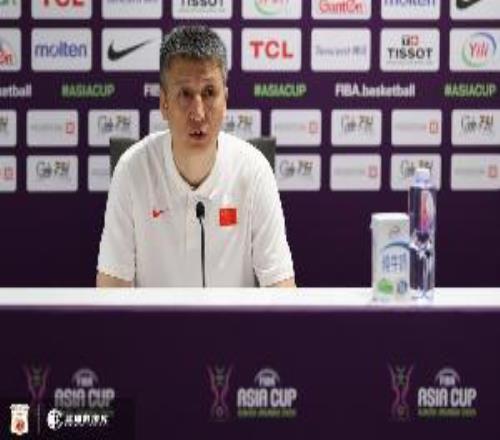 媒體人：上半場(chǎng)過于敏感&防守太亂下半場(chǎng)縮減輪轉(zhuǎn)&防守也更果決