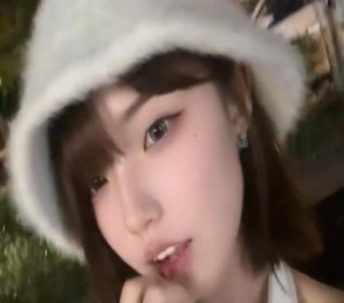 女版Faker和女版Deft合影！網(wǎng)友：太像深田老師