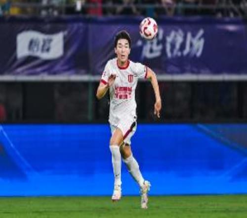 直播吧：30歲蓉城中衛(wèi)元敏誠將加盟遼寧鐵人，簽約三年