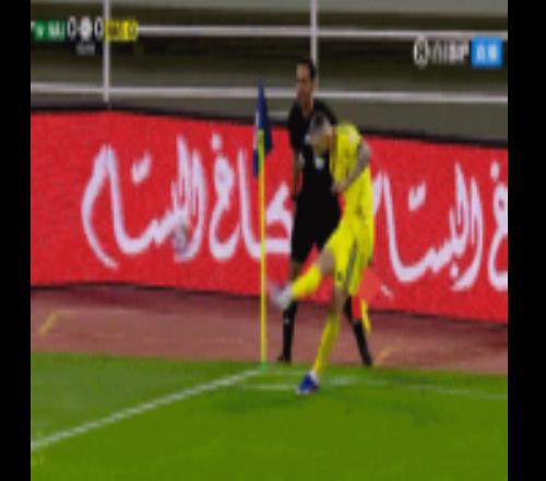 C羅開場造點(diǎn)！隨后親自主罰命中攻入生涯965球，連續(xù)4場比賽進(jìn)球