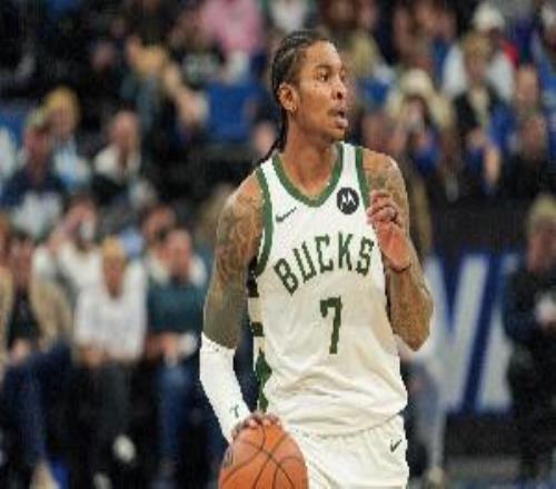 小凱文波特2月以來場均21.9分7.9助5.4板2.7斷雄鹿期間7勝2負(fù)