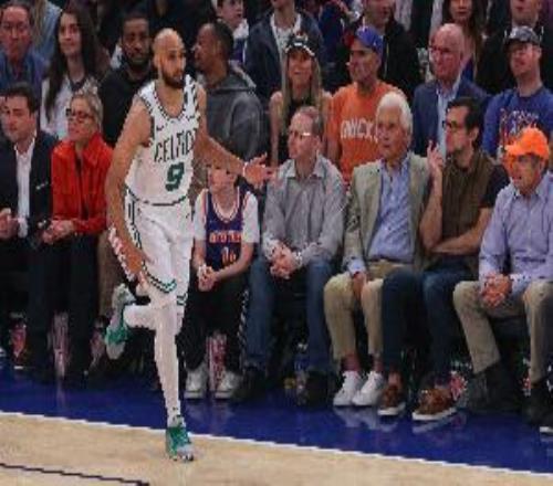 調(diào)整能力極強！德里克懷特半場9中6砍下18分4板2助2帽首節(jié)0分