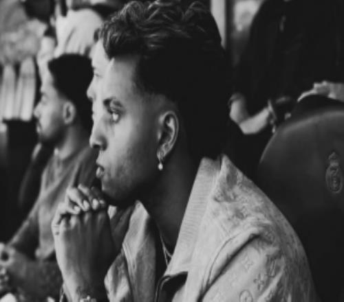 羅德里戈社媒曬現(xiàn)場觀賽照片：這比賽看的太讓人緊張了