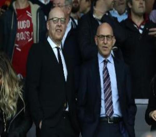 記者：曼聯(lián)商業(yè)收入下降，目前仍無訓(xùn)練場地和訓(xùn)練裝備贊助商