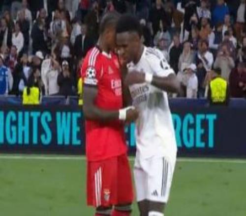 葡媒：賽后氣氛友好，本菲卡后衛(wèi)卡布拉爾向維尼修斯要球衣