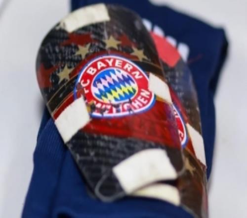 依然深愛！圖片報：效力溫哥華白浪期間，穆勒仍使用拜仁的護(hù)腿板