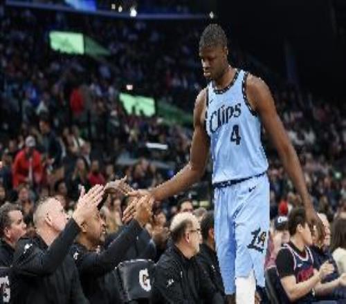 18年6號(hào)秀！Shams：爵士與班巴簽下一份10天合同