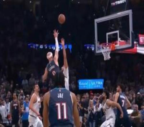 亞歷山大被雙人夾擊已連進(jìn)2三分的卡魯索選擇拋投不中&進(jìn)入加時(shí)