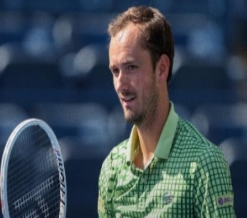 梅德韋杰夫20輕取阿利亞西姆，晉級ATP500迪拜站決賽