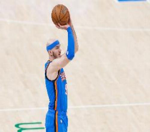 正負(fù)值19最低！卡魯索半場11分鐘3投僅1中拿到2分三分2中0