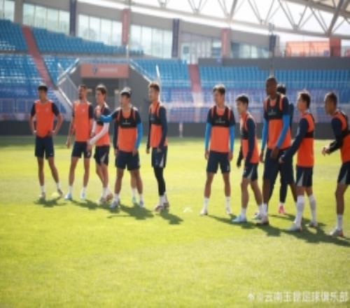 積極訓(xùn)練備戰(zhàn)中3.7日讓我們共赴高體一起為云南而戰(zhàn)