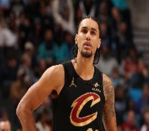 拼下關(guān)鍵籃板但有致命犯規(guī)！泰森10中5拿到15分4板