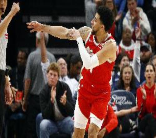 漸入佳境！小皮蓬12中7拿下15分2板3助3斷1帽首節(jié)4中4獨(dú)得9分