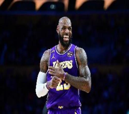 41歲61天！詹姆斯半場20分+三分命中率100%歷史最老&此前為喬丹