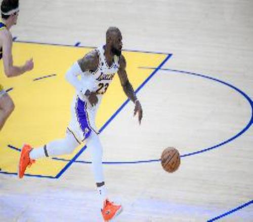 詹姆斯稱女兒是福星記者調侃：馬上你們打丹佛客場把她叫來督戰(zhàn)