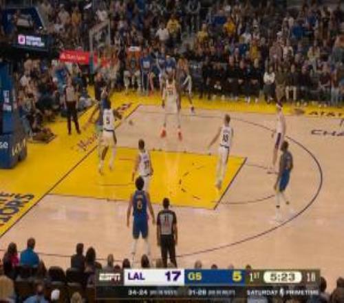 慵懶！艾頓一分鐘連續(xù)3球散步式防守雷迪克忍無可忍撤下他