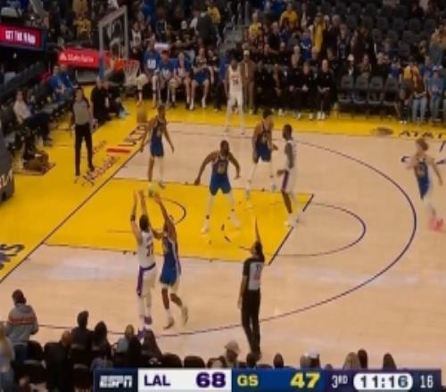 手感來了！東契奇下半場回來相同位置連中兩記三分球