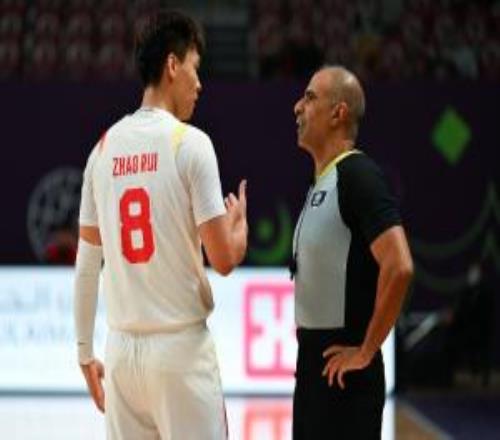 状态不佳!赵睿三节11投仅2中拿到8分3助正负值11