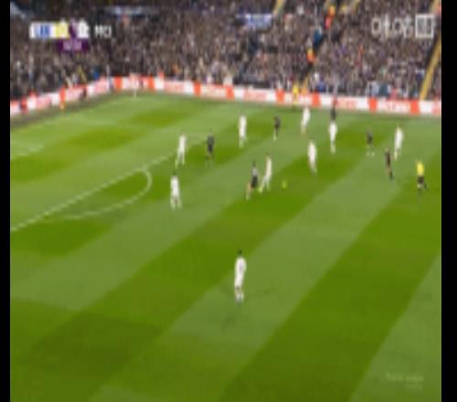 錯失良機！勒溫門前近距離單刀球機會，可惜打偏了