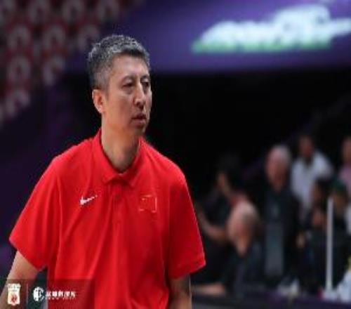 媒体人:中国男篮为什么一直要跟对手拼速度打对攻战要立足防守