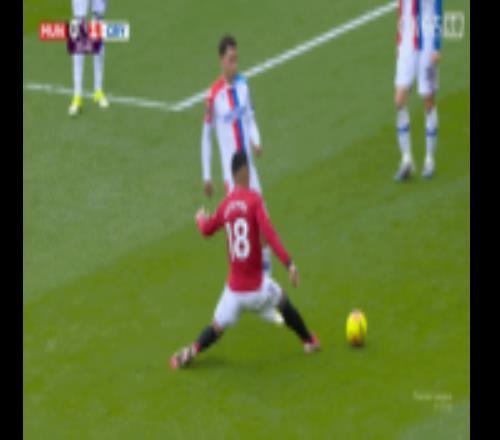 這腳踩得不輕！達洛特踩中鐮田大地腳面，被主裁出示黃牌