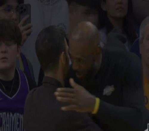 網(wǎng)壇GOAT！賽后詹姆斯和東契奇跟德約科維奇擁抱