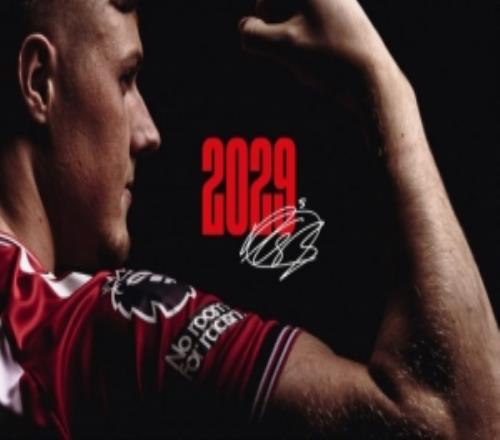 官方：桑德蘭與26歲后衛(wèi)巴拉德續(xù)約至2029年，含延長(zhǎng)1年條款