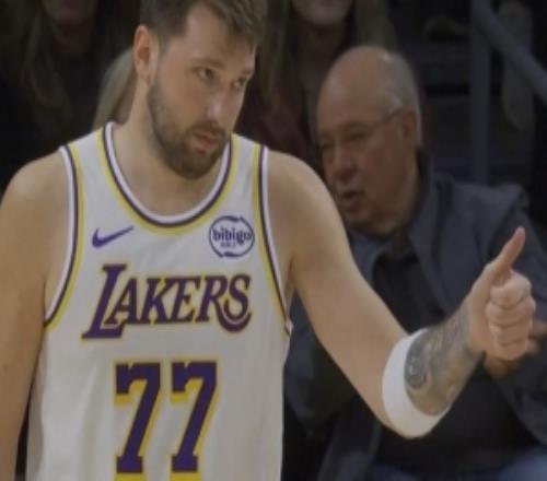 穿針引線！東契奇送妙傳肯納德空位三分一箭穿心