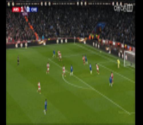 約克雷斯禁區內倒地示意點球，裁判沒有介入