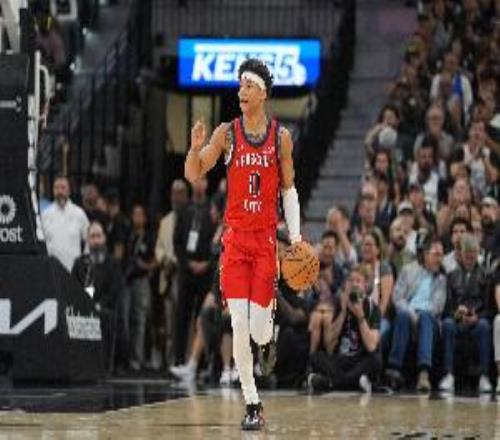 替補高效！新秀費爾斯首節(jié)6中5拿下12分3板1助一條龍壓哨上籃