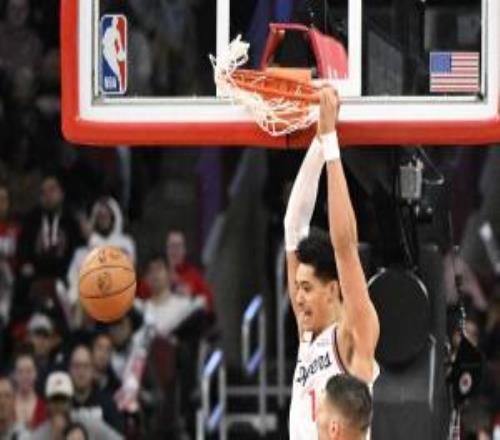 未來(lái)可期！尼德豪澤：上場(chǎng)就拼我只想保護(hù)好禁區(qū)不能讓對(duì)手得分