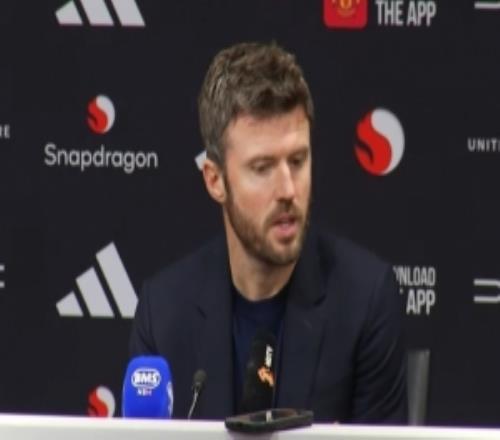 卡里克：盧克肖和馬奎爾有點(diǎn)不舒服B費(fèi)隊(duì)史地位不是我該評論的