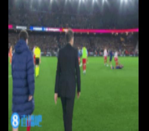 竭尽全力!佩德里赛后瘫坐在地喘着粗气,打满全场评分9.2已燃尽