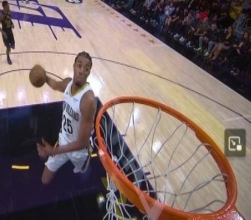 這不比扣籃大賽好看墨菲反擊一條龍面對空籃秀精彩大風(fēng)車暴扣