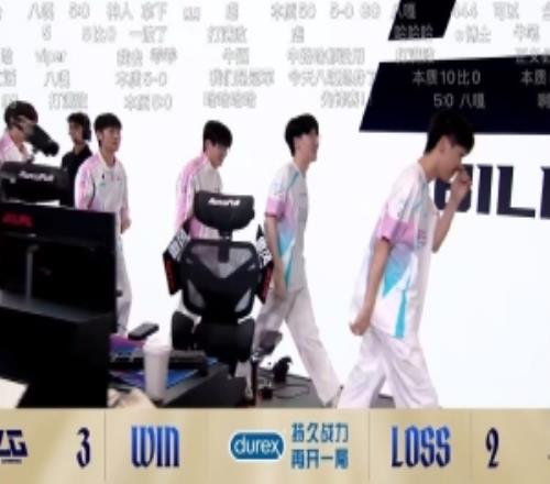 解說米勒：恭喜blg！LPL第一支去先鋒賽的隊(duì)伍，看似32實(shí)則...