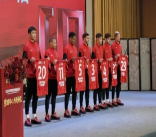 蓉城新援球衣號碼：韋林頓席爾瓦11號、拜合拉木27號、茹薩5號