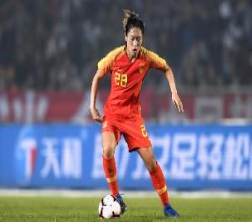 唐佳麗：第二場比賽要掌握好球權(quán)，上屆亞洲杯奪冠是非常大的鼓勵(lì)