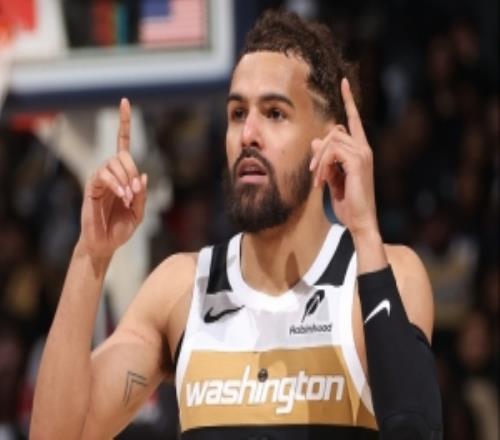 慢慢來！特雷楊奇才首秀狀態(tài)不錯19分鐘拿到12分2板6助2斷