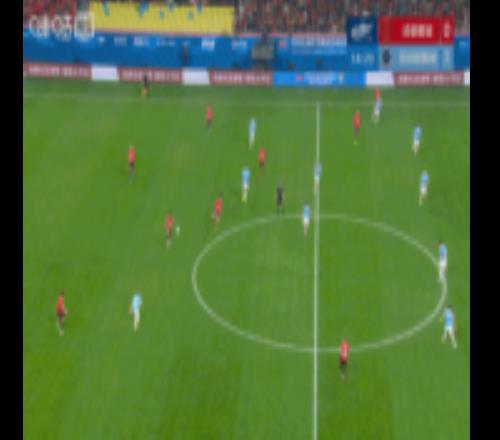 首紅！姜至鵬揚(yáng)肘打到韋林頓血流不止！VAR介入黃牌改為直接紅牌