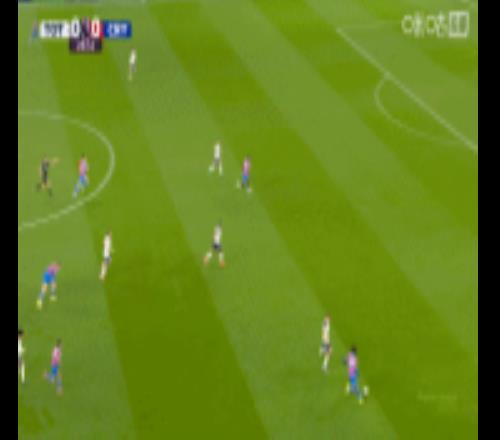 半張臉越位了！薩爾破門被VAR介入吹罰越位在先，熱刺仍00水晶宮