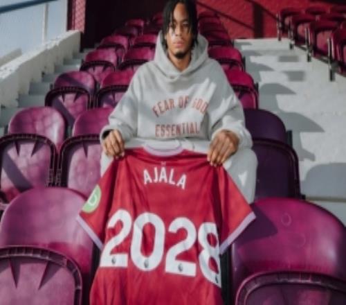 官方：西漢姆與19歲青訓(xùn)前鋒阿賈拉續(xù)約至2028年