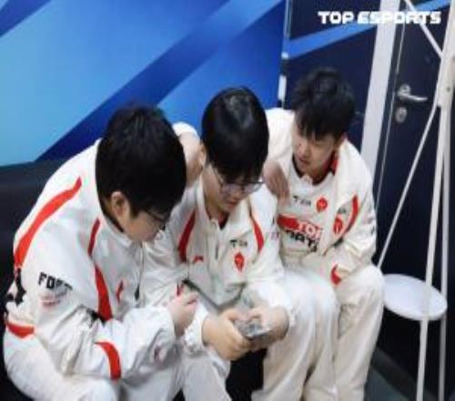 網(wǎng)傳下路選手Jiaqi率先向管理層提議調(diào)查naiyou，時(shí)間早于Creme