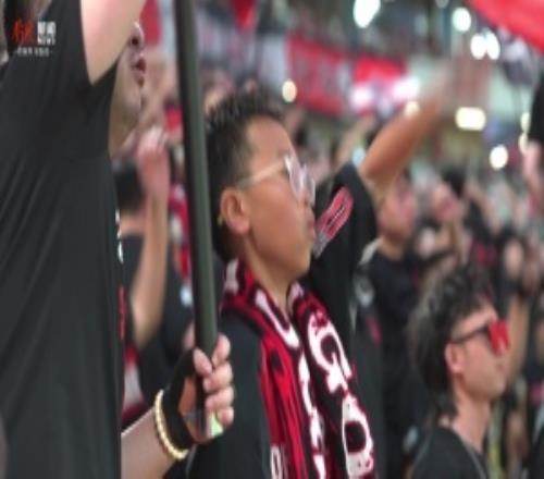 《不賣票的600個座位》第二集《“音”為足球》