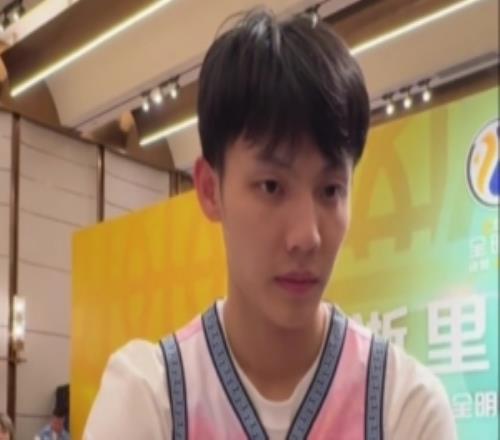 徐杰：感謝球迷們的投票希望這次能多走一走&了解諸暨當?shù)匚幕? />
<div   id=