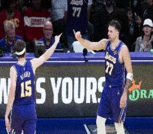 東契奇本賽季7場(chǎng)40+5+5+5三分聯(lián)盟斷檔第一里夫斯&庫(kù)里2場(chǎng)第二